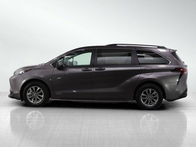 2021 Toyota Sienna LE