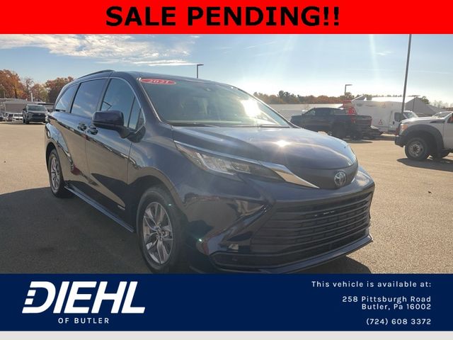 2021 Toyota Sienna LE