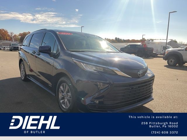 2021 Toyota Sienna LE