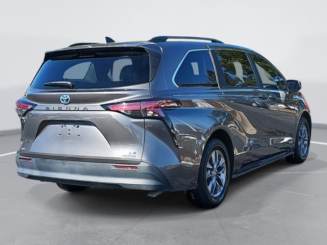 2021 Toyota Sienna LE