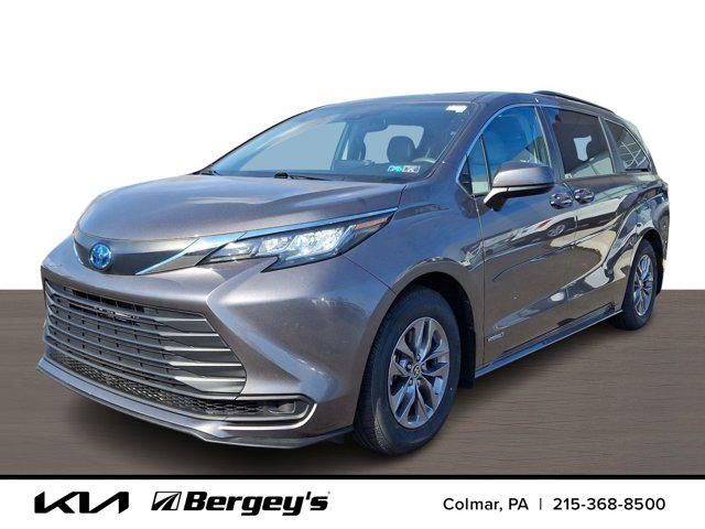 2021 Toyota Sienna LE