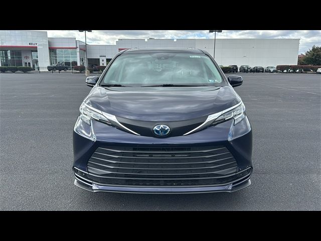 2021 Toyota Sienna LE