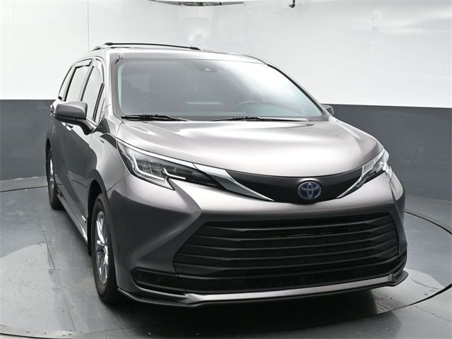 2021 Toyota Sienna LE