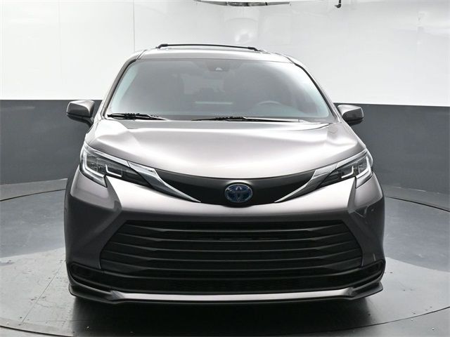 2021 Toyota Sienna LE