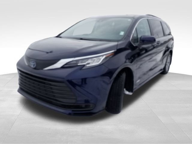 2021 Toyota Sienna LE