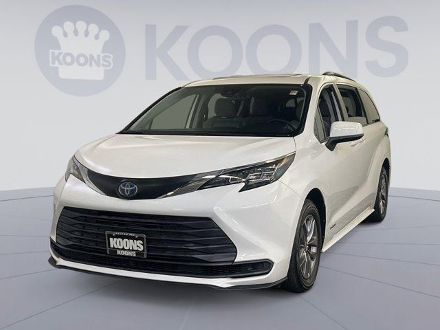 2021 Toyota Sienna LE