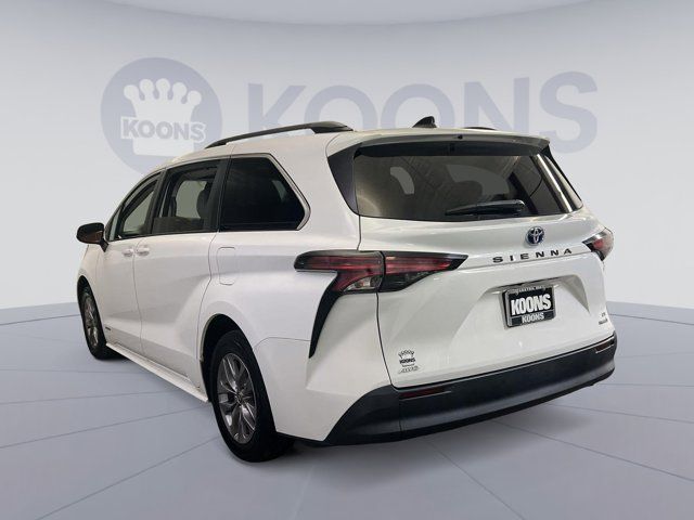 2021 Toyota Sienna LE