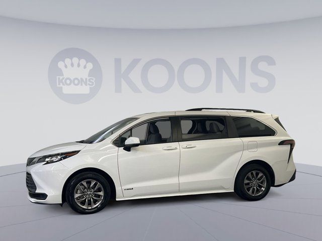 2021 Toyota Sienna LE