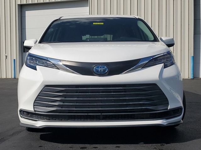 2021 Toyota Sienna LE