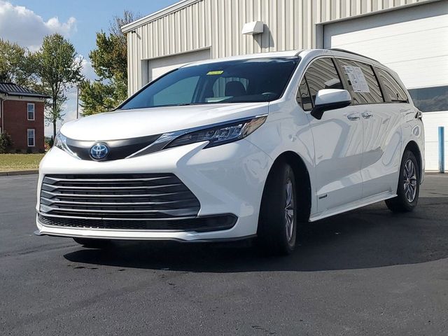 2021 Toyota Sienna LE