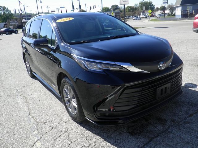 2021 Toyota Sienna LE