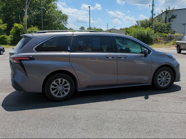 2021 Toyota Sienna LE