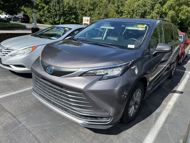 2021 Toyota Sienna LE