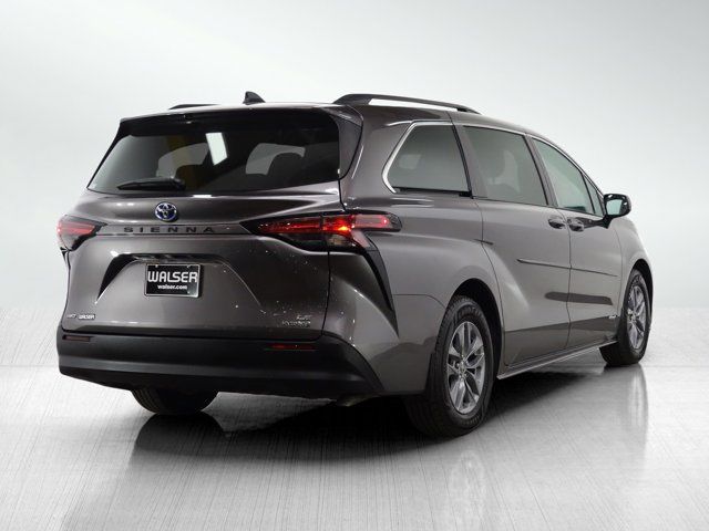 2021 Toyota Sienna LE