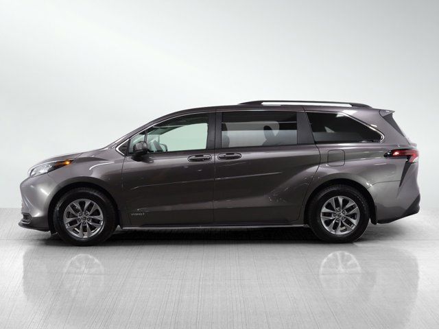 2021 Toyota Sienna LE