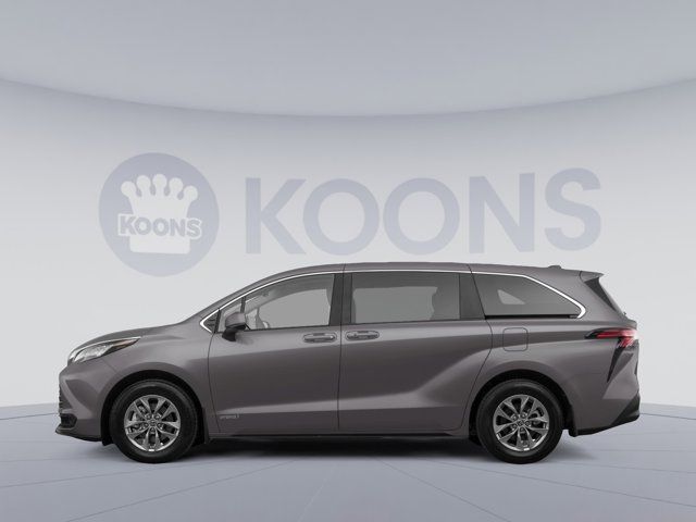 2021 Toyota Sienna LE