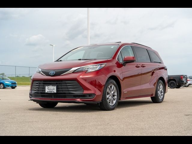 2021 Toyota Sienna LE