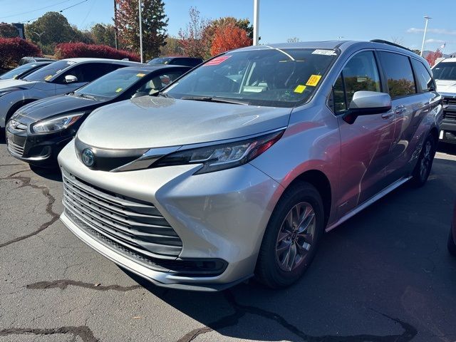 2021 Toyota Sienna LE