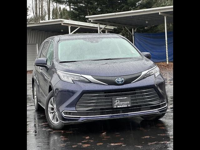 2021 Toyota Sienna LE