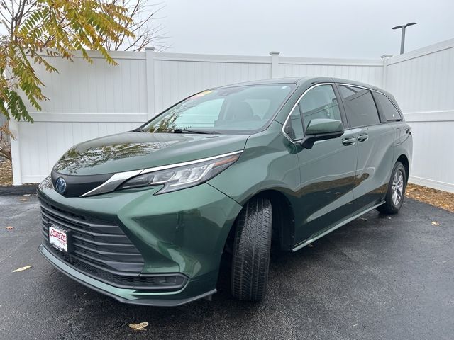 2021 Toyota Sienna LE