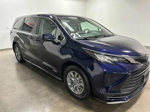 2021 Toyota Sienna LE