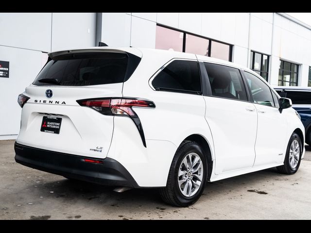 2021 Toyota Sienna LE