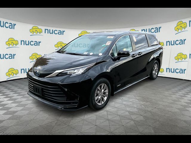 2021 Toyota Sienna LE