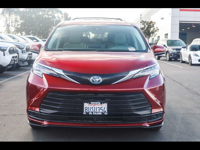 2021 Toyota Sienna LE