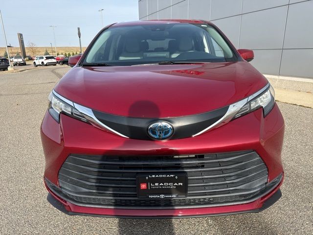 2021 Toyota Sienna LE