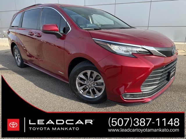 2021 Toyota Sienna LE