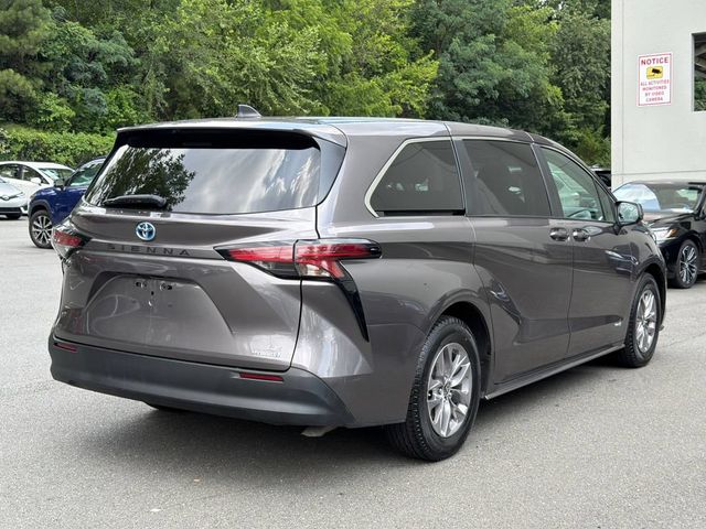 2021 Toyota Sienna LE