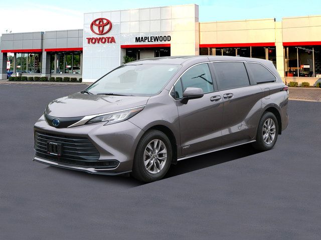 2021 Toyota Sienna LE