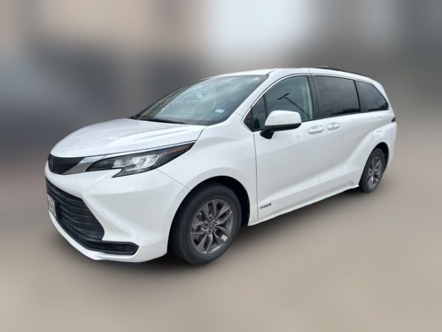 2021 Toyota Sienna LE