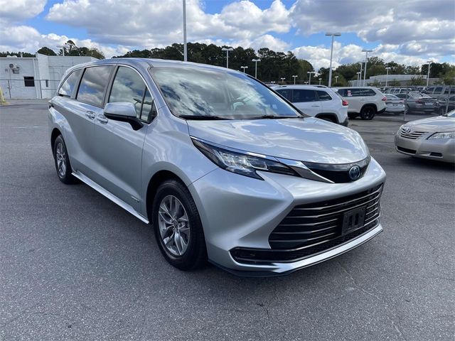 2021 Toyota Sienna LE