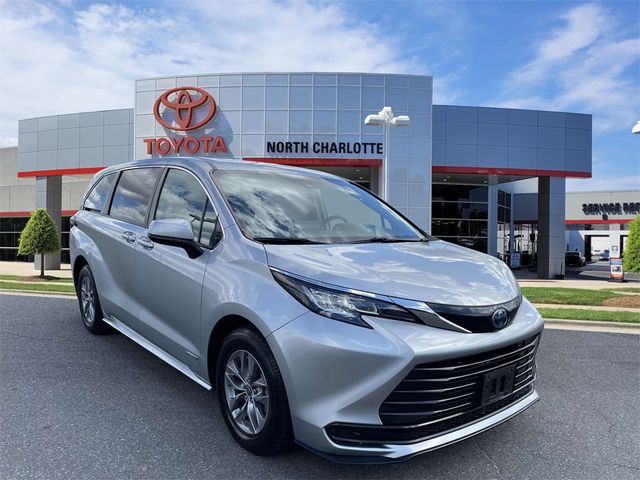 2021 Toyota Sienna LE