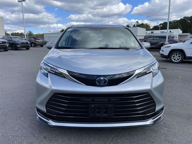 2021 Toyota Sienna LE