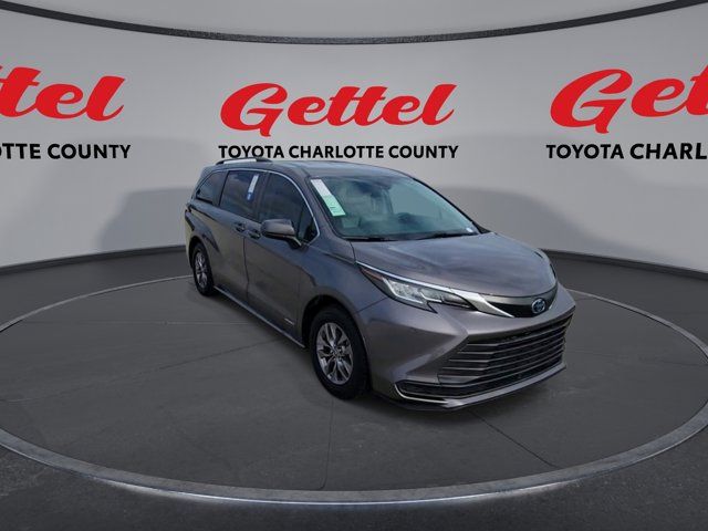 2021 Toyota Sienna LE