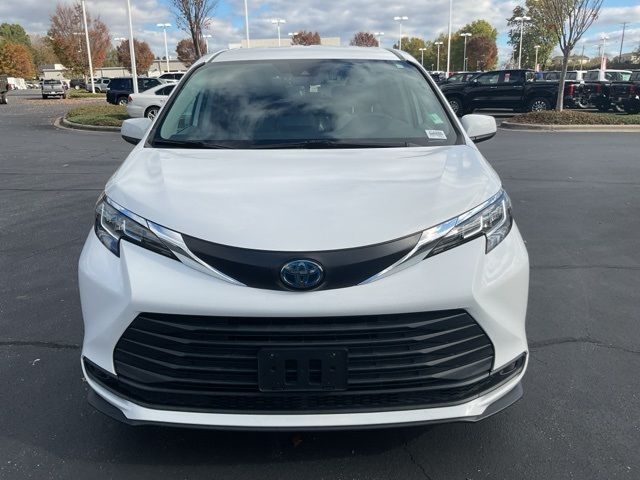 2021 Toyota Sienna LE