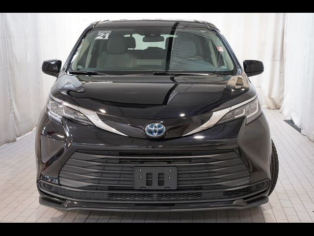 2021 Toyota Sienna LE