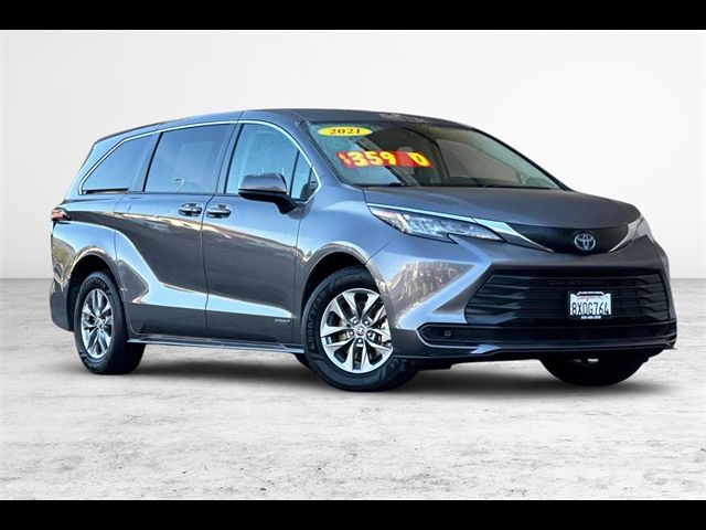 2021 Toyota Sienna LE