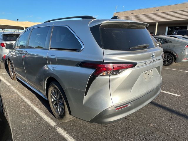 2021 Toyota Sienna LE