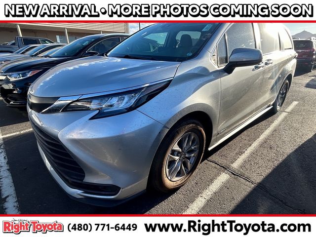 2021 Toyota Sienna LE