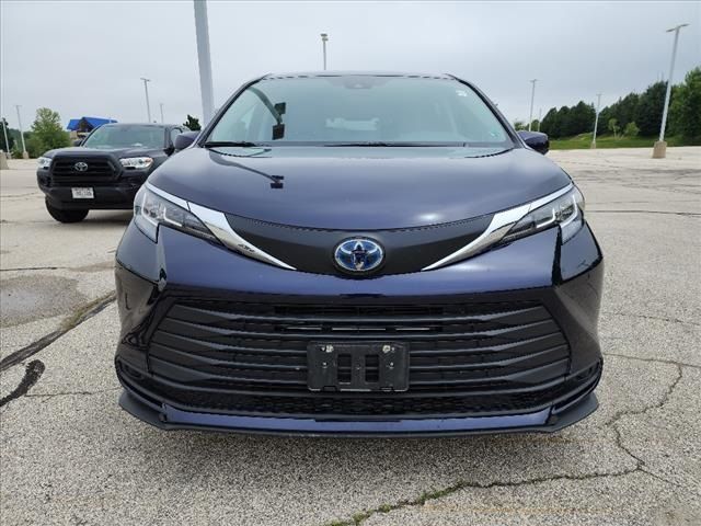 2021 Toyota Sienna LE