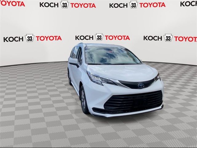 2021 Toyota Sienna LE