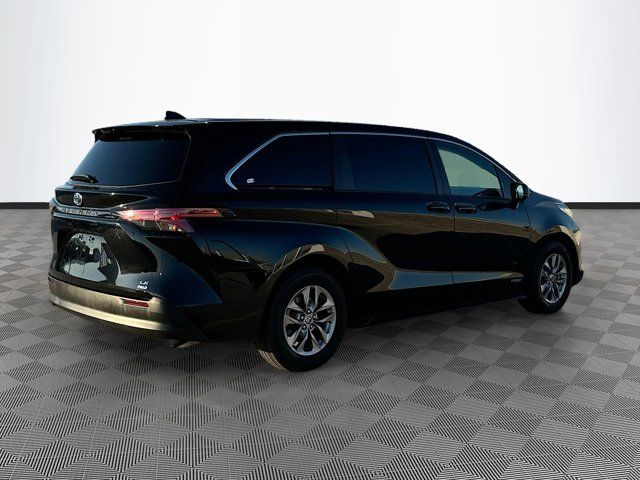 2021 Toyota Sienna LE