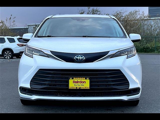 2021 Toyota Sienna LE