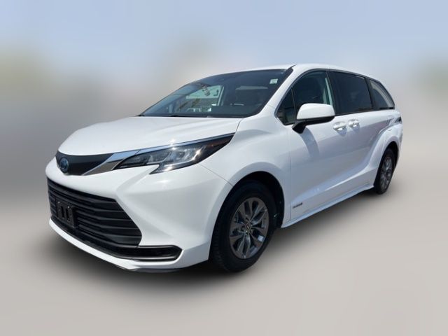 2021 Toyota Sienna LE