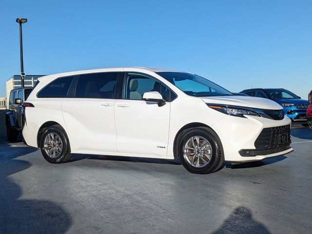 2021 Toyota Sienna LE