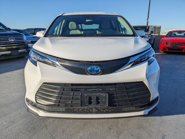 2021 Toyota Sienna LE