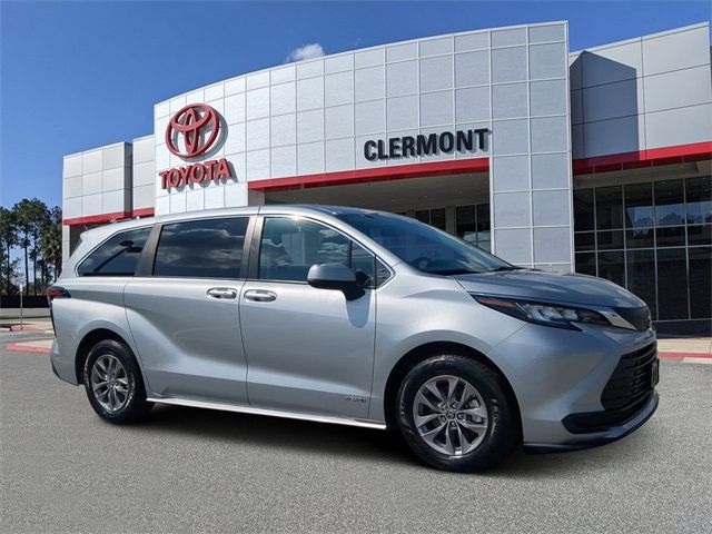 2021 Toyota Sienna LE